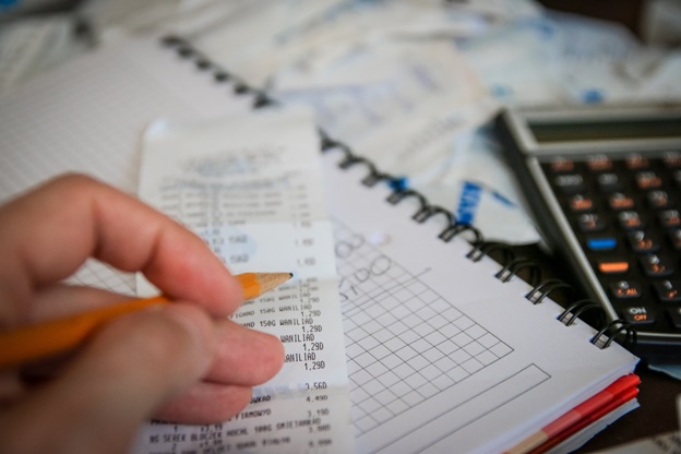 It’s Not Too Late! 4 End of the Year Tax Hacks for Your Wallet
