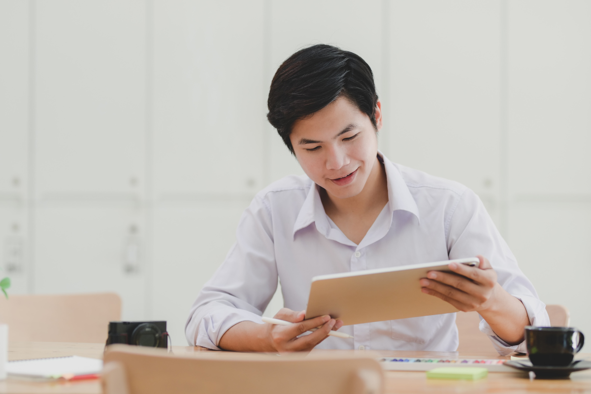 How Licensed Money Lenders Use MLCB Credit Checks